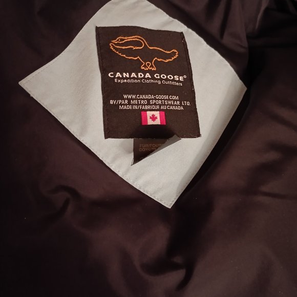 Canada Goose jacket - Picture 10 of 10